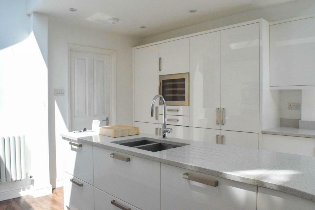 3 Bedroom Family House With A Superb Kitchen And Garden London Exterior photo