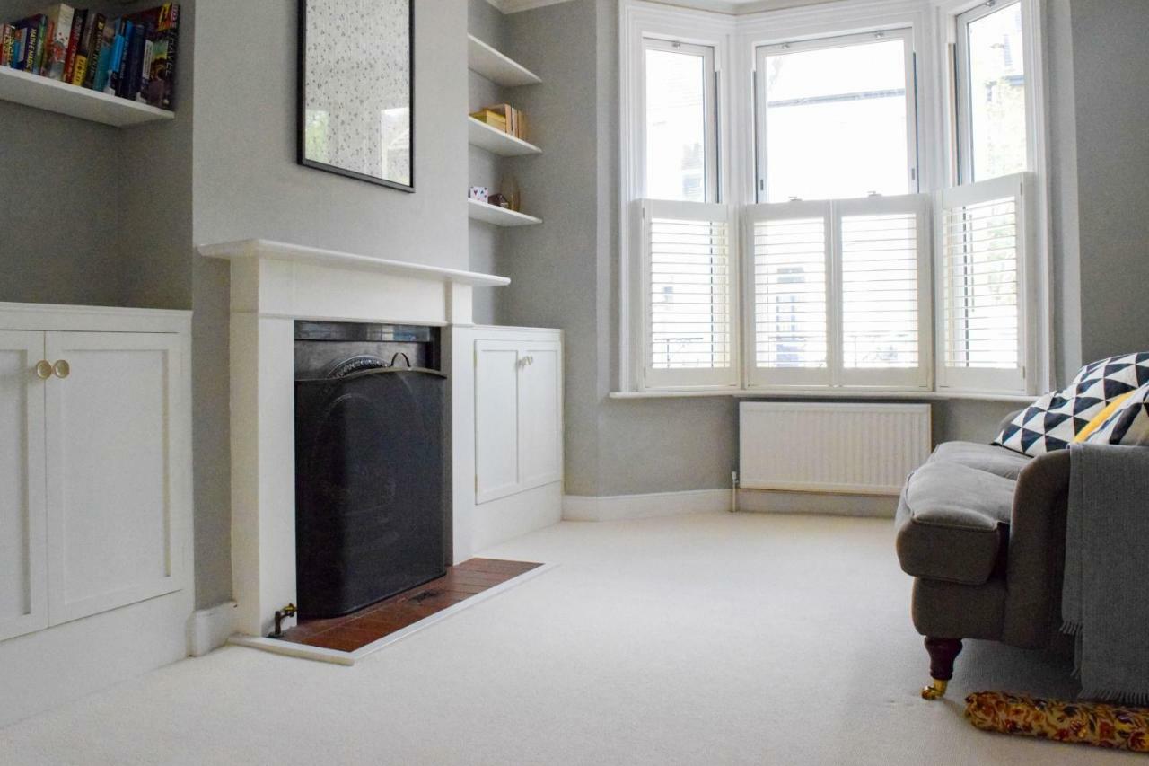 3 Bedroom Family House With A Superb Kitchen And Garden London Exterior photo