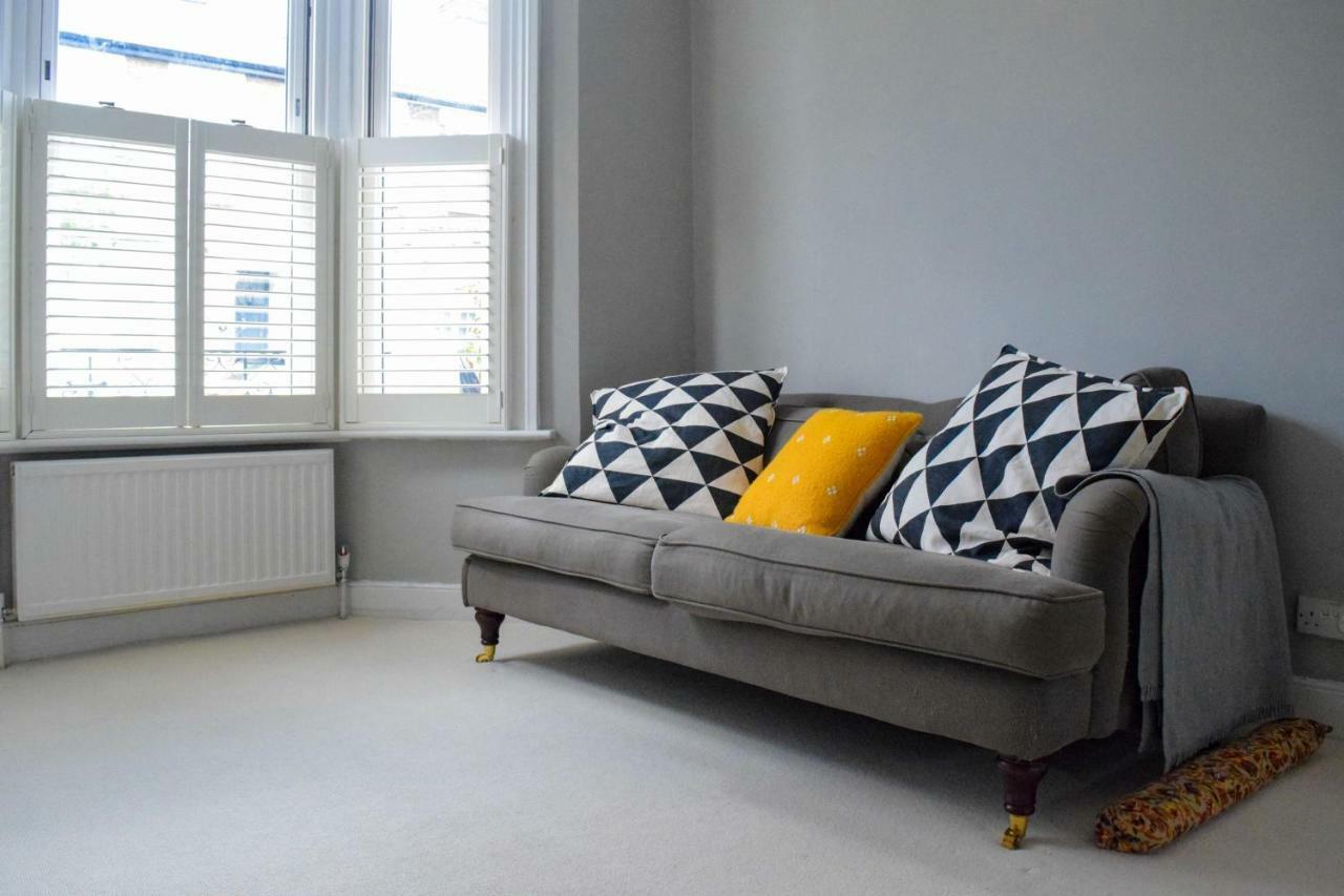 3 Bedroom Family House With A Superb Kitchen And Garden London Exterior photo