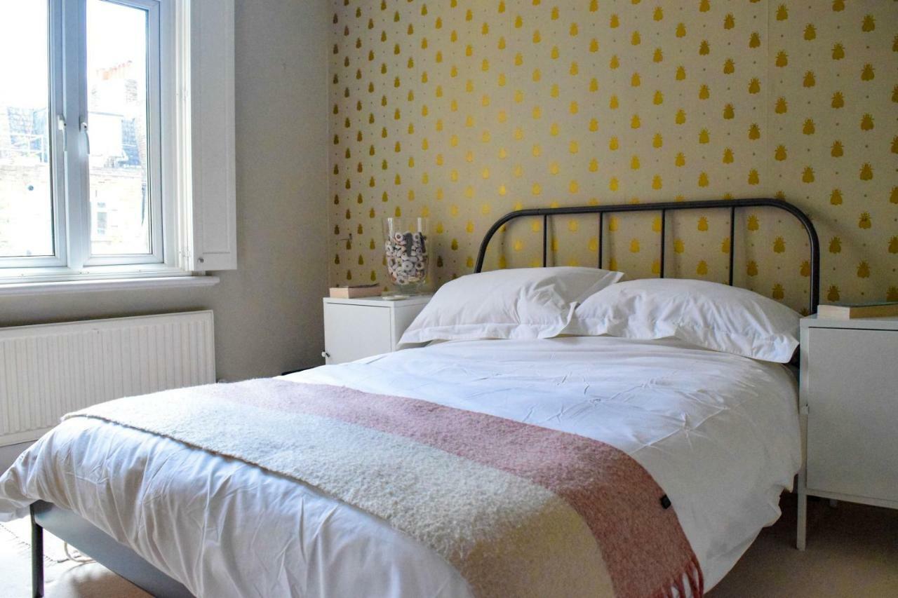 3 Bedroom Family House With A Superb Kitchen And Garden London Exterior photo